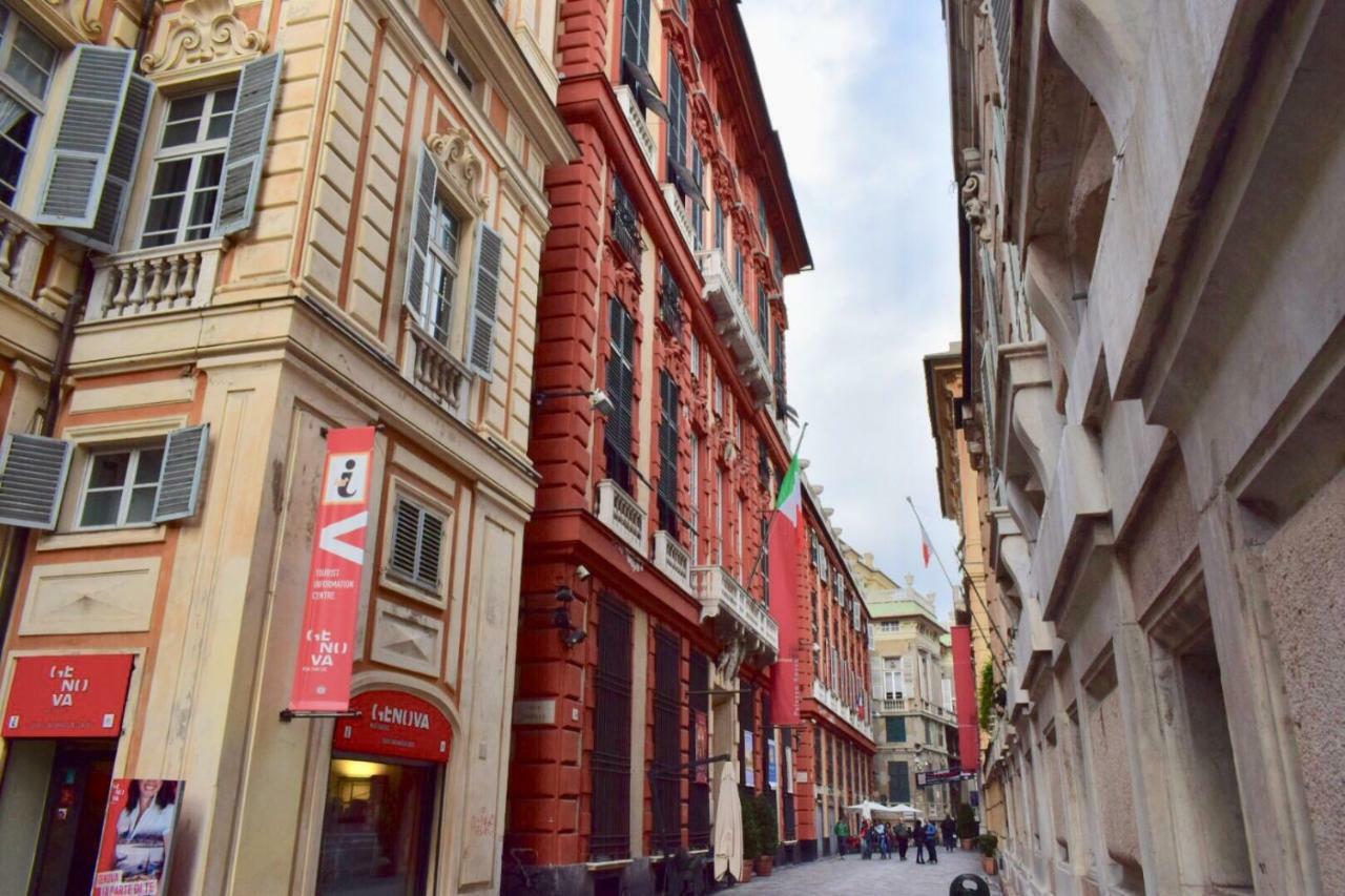 Old Port 4 Beds Apartment Genoa