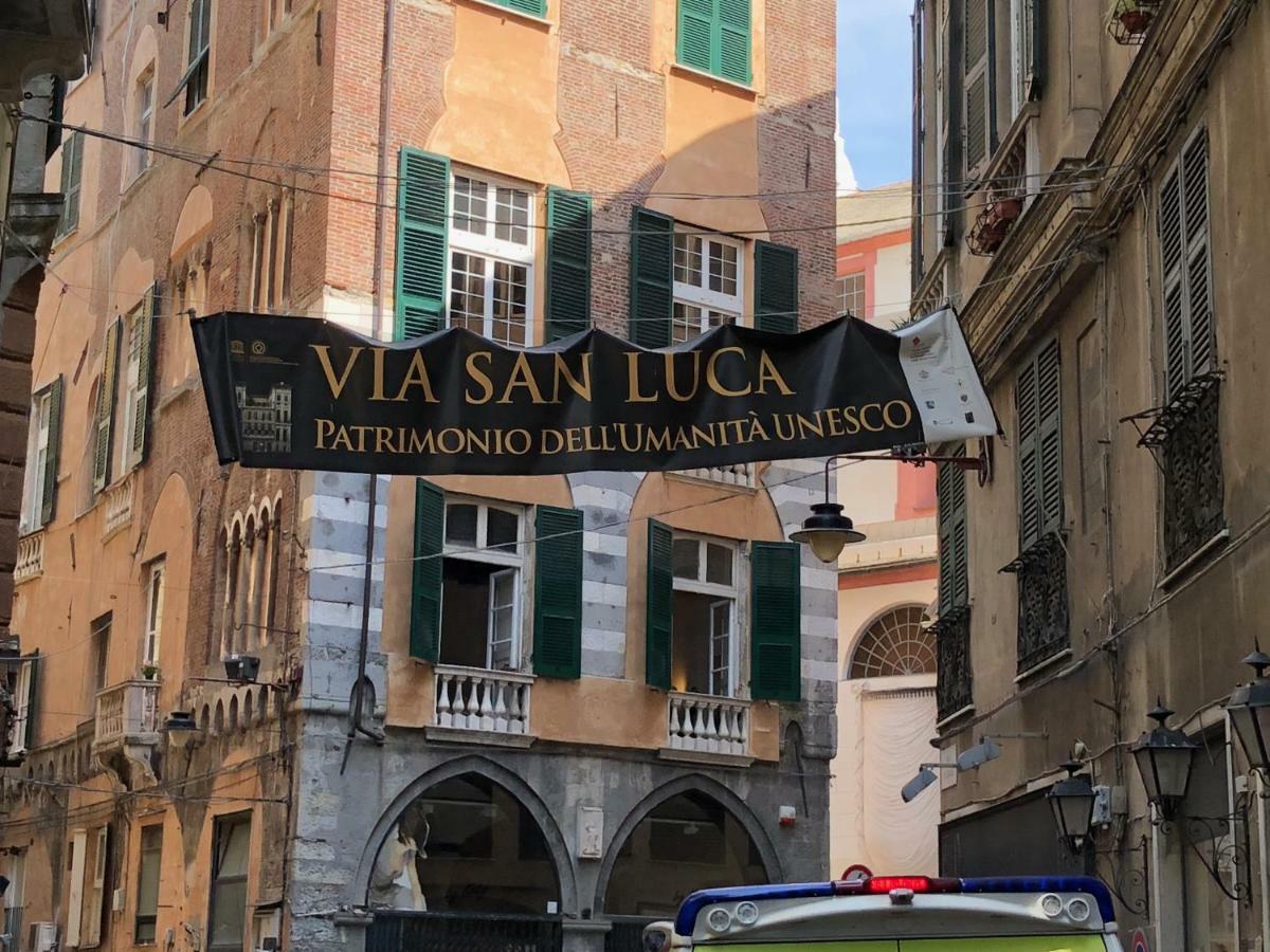 Old Port 4 Beds Apartment Genoa